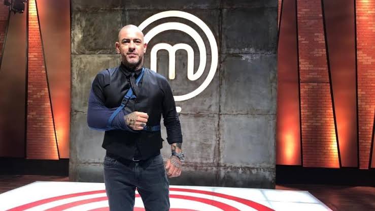 Henrique Fogaça cai de moto e vai parar no hospital