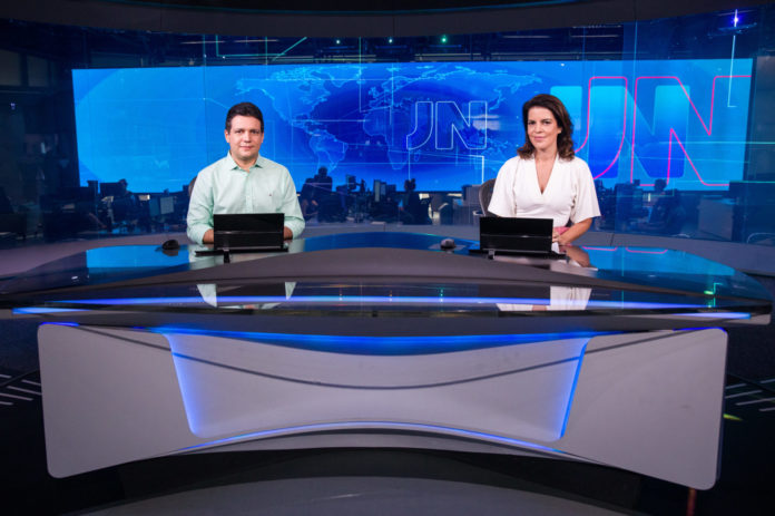 Saiba quem são os apresentadores do Jornal Nacional deste sábado (02/11)