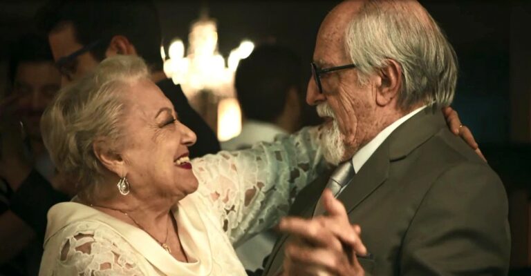 A Dona do Pedaço: Antero se lembra do amor por Marlene no casamento com Evelina