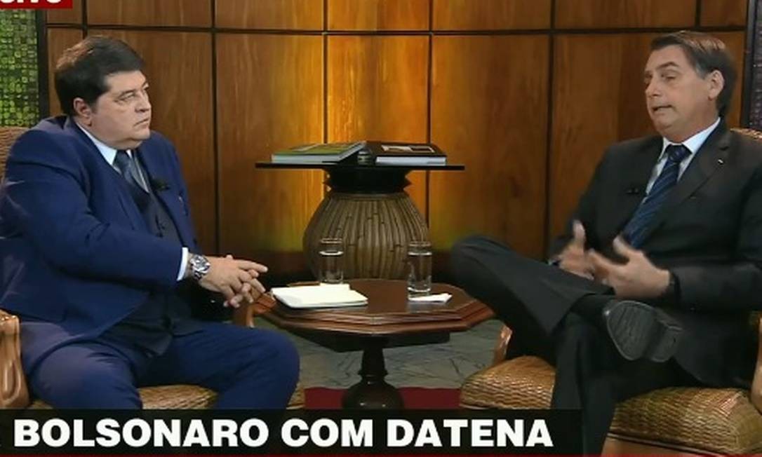 Irritado, Bolsonaro ataca Datena ao vivo: “Você tá forçando a barra aí”