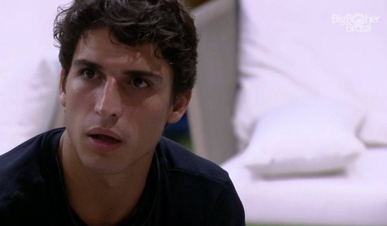 BBB20: Vaza suposta foto de Felipe fazendo oral em outro homem