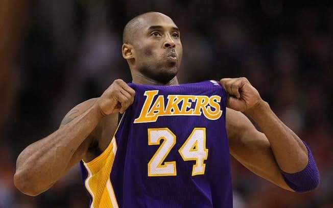 Morre Kobe Bryant, astro mundial de basquete, após acidente de helicóptero