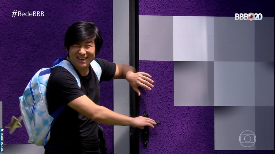 BBB20: Pyong Lee surpreende e faz mágica ao vivo na Globo