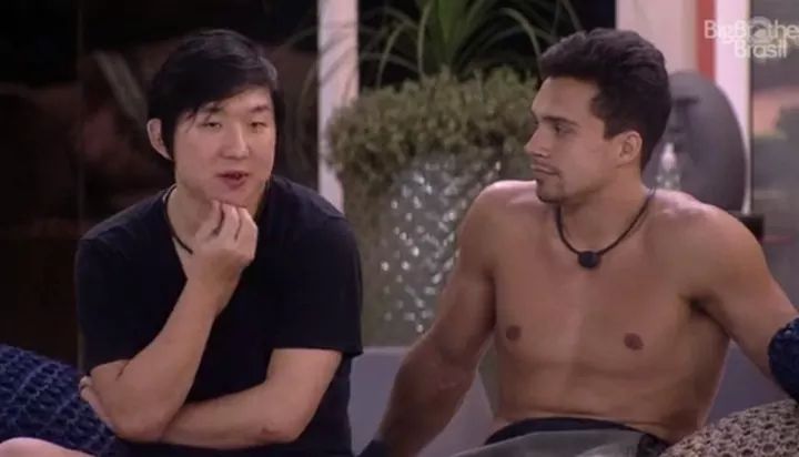 BBB20: Público pede expulsão de Petrix por empurrão em Pyong ao atender Big Fone