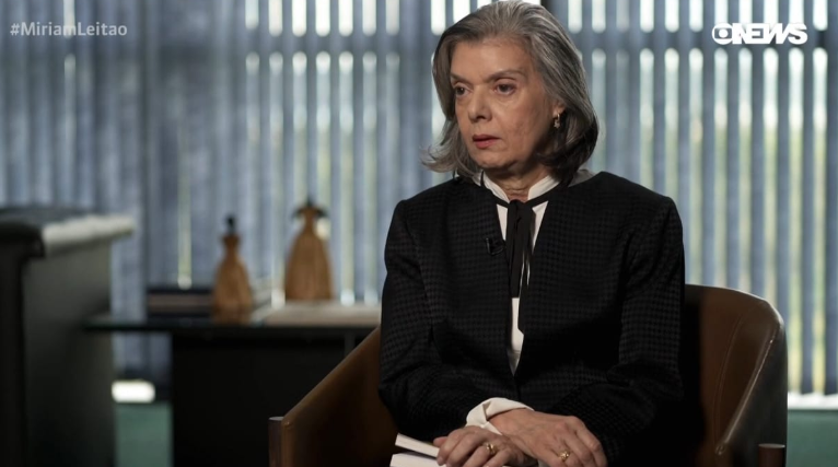 Carmen Lúcia critica postura de bolsonaristas no tratamento a jornalistas e convocação de protestos contra STF e Congresso
