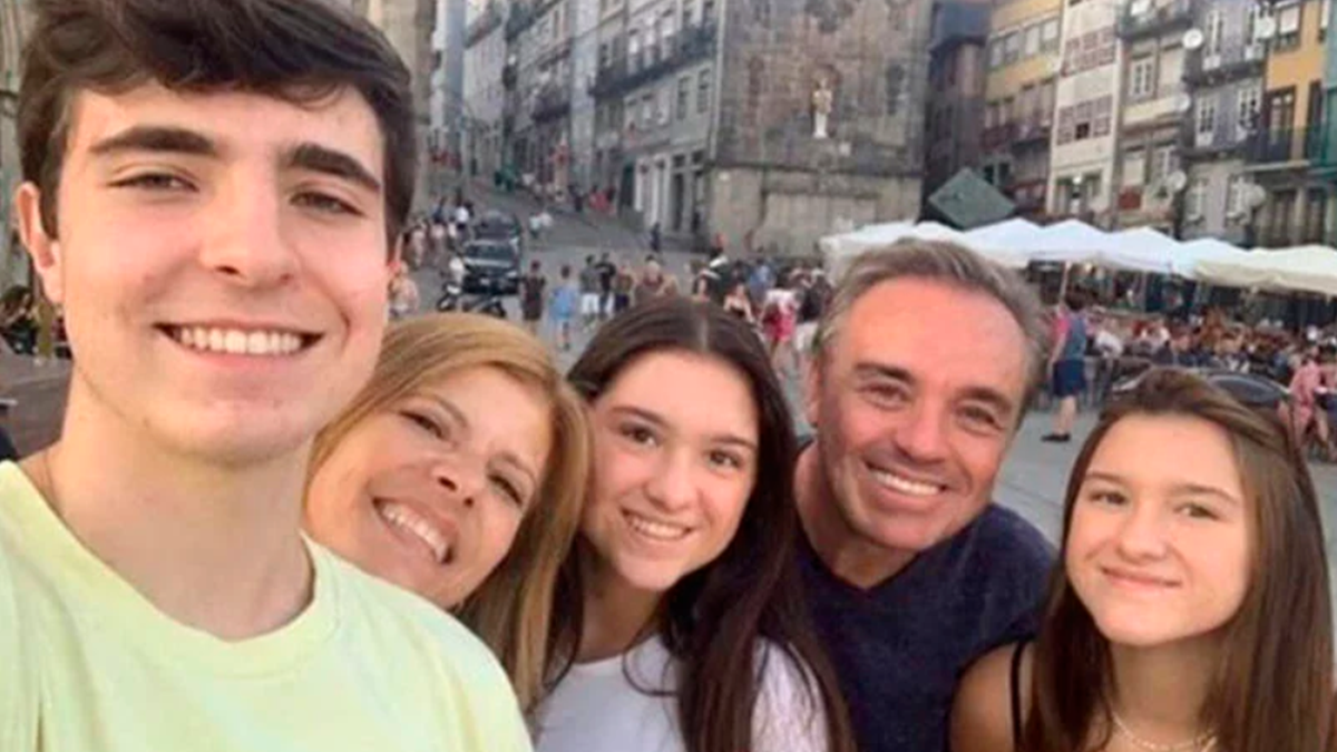 Morre cadela de estimação da família de Gugu Liberato em Orlando