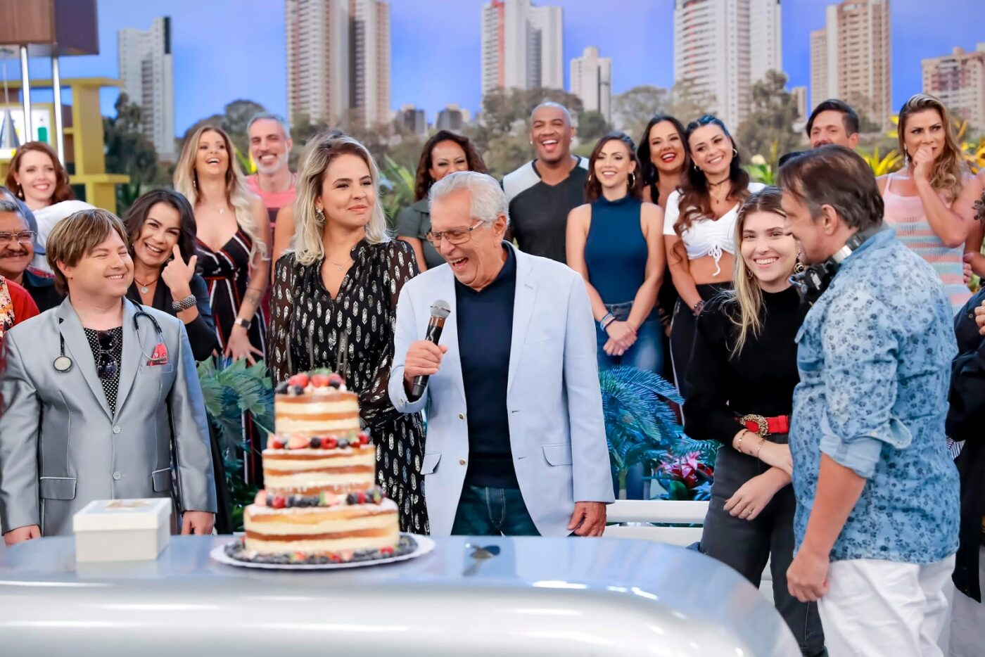 A Praça É Nossa 12/03/2020: Carlos Alberto de Nóbrega faz aniversário e recebe convidados
