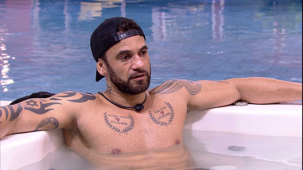 Hadson, do BBB20, tem suposto nude vazado na web