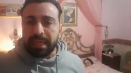 Ator fica preso em casa com corpo de irmã, morta pelo coronavírus; veja vídeo
