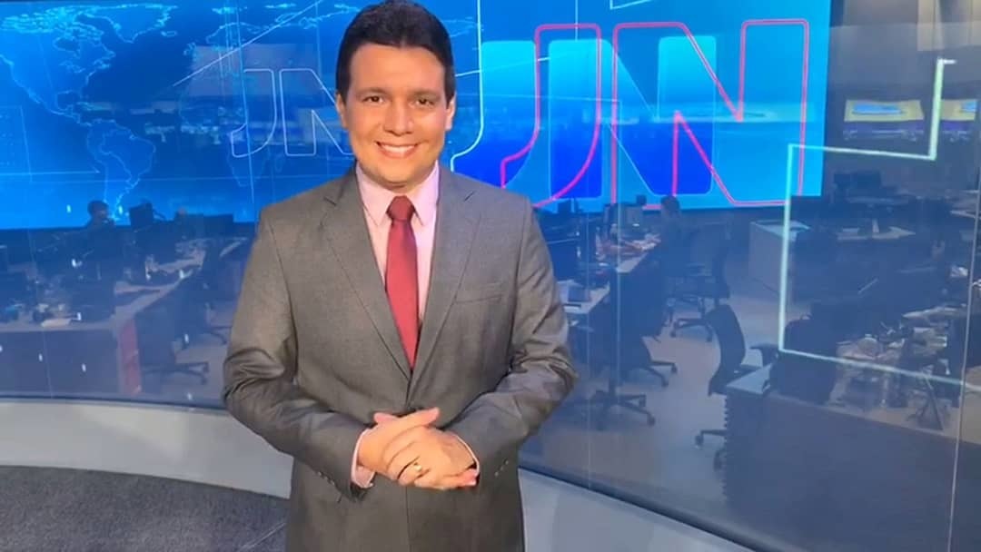 Após apresentar JN, jornalista da Globo vai parar na UTI