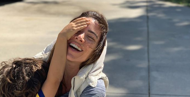 Patrícia Abravanel publica fotos em momento carinhoso com o filho Pedro