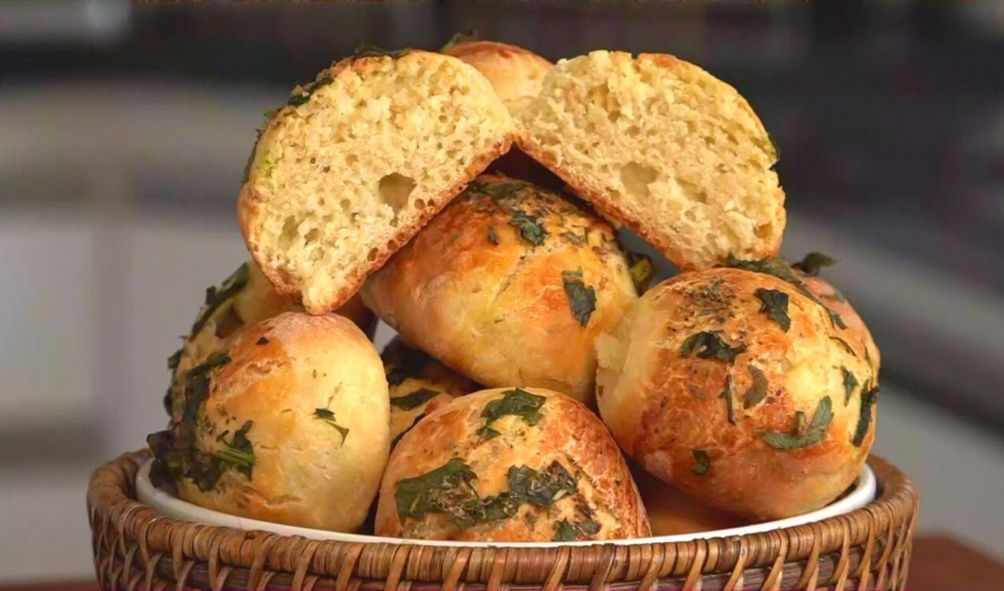 Receita de Pãozinho de cebola de liquidificador do Melhor da Tarde, dia 27/04/2020