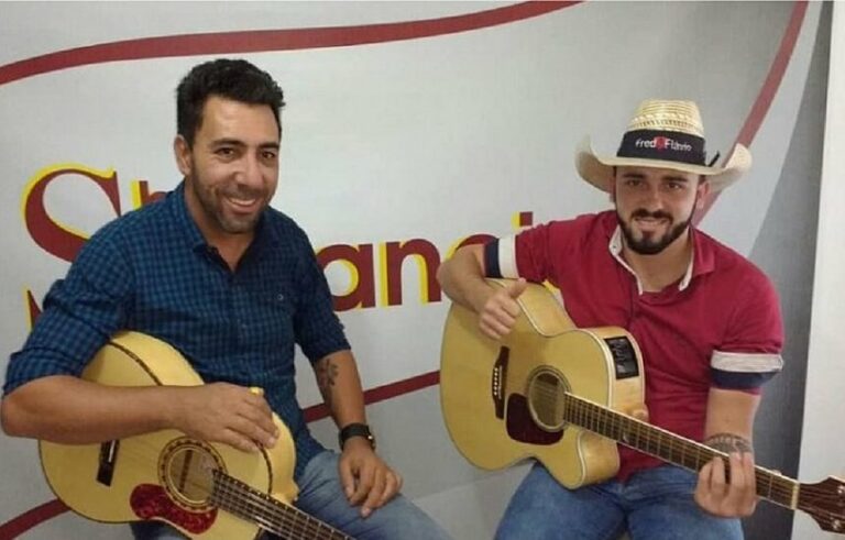 Cantor sertanejo morre após fazer live no Facebook