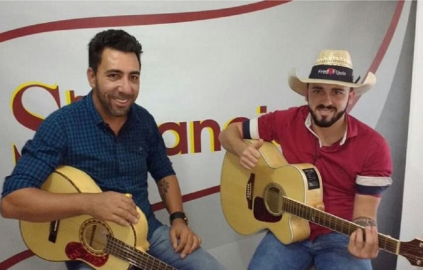 Cantor sertanejo morre após fazer live no Facebook