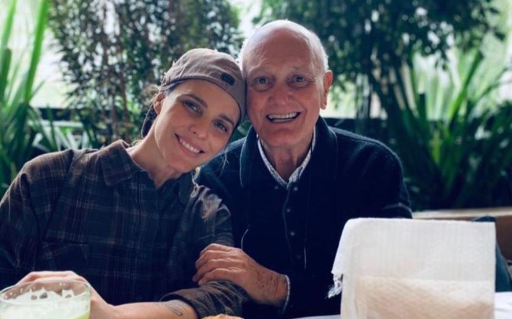 Pai de Fernanda Lima morre de coronavírus e apresentadora lamenta: “Cruel não estar ao teu lado”