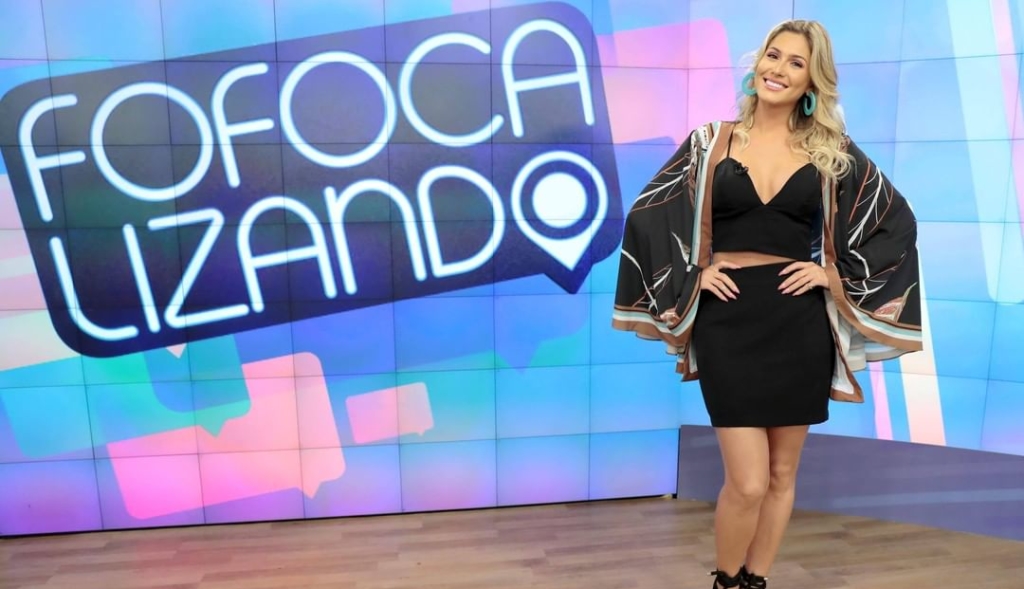 Fofocalizando retorna ao ar no SBT com apresentação de Lívia Andrade; Triturando é cancelado