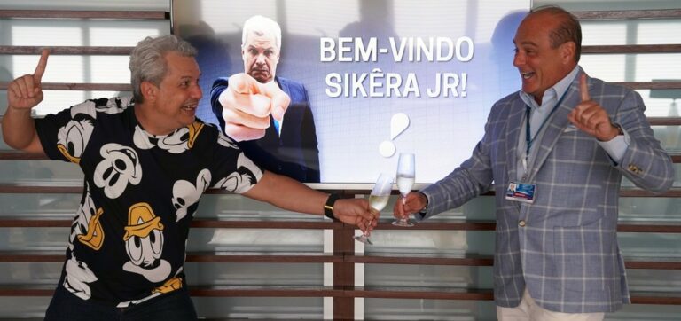 Sikêra Jr. assina contrato de sete anos com a RedeTV!