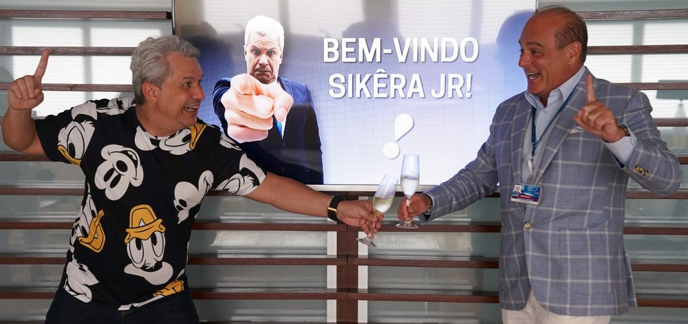 Sikêra Jr. assina contrato de sete anos com a RedeTV!