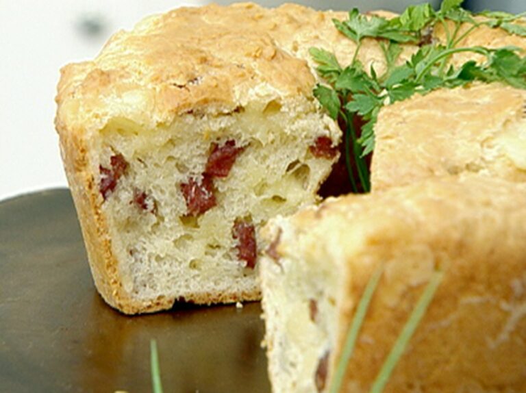 Receita de Bolo de Pão de Queijo da Ana Maria Braga no Encontro 26/06/2020