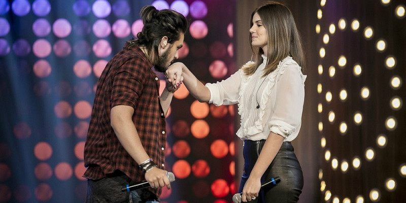 Tamanho Família 07/06/2020: Camila Queiroz e Luan Santana