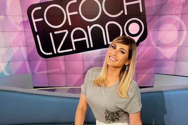 Lívia Andrade compartilha deboche com a volta do “Fofocalizando”: “Vai, vem, mas uma força maior adia”