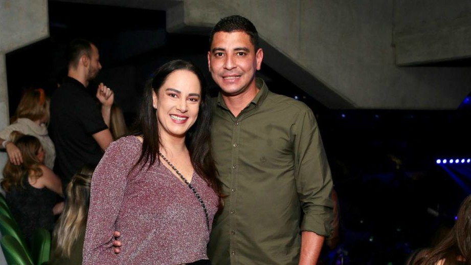 Silvia Abravanel compartilha foto com namorado e se declara: “Pra sempre quero estar com você”