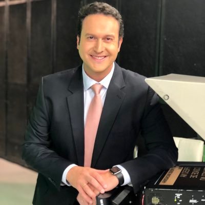 Apresentador do “Domingo Espetacular” é afastado por suspeita de Covid-19