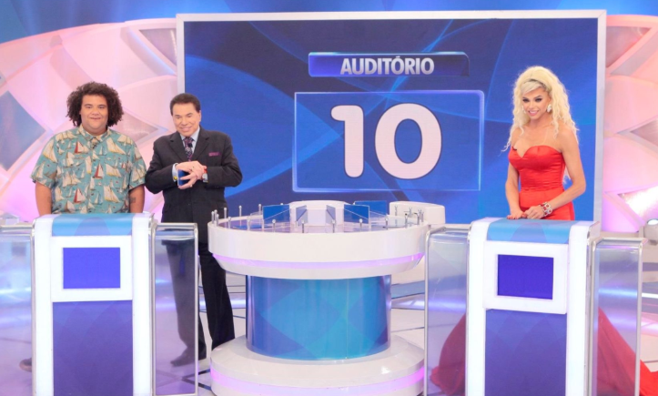 Programa Silvio Santos 26/07/2020 – Jogo das 3 Pistas, Câmeras Escondidas e mais