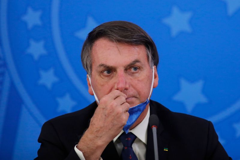Filho de Jair Bolsonaro é diagnosticado com coronavírus