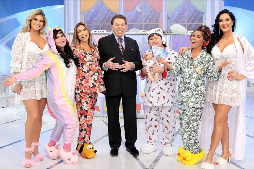 Programa Silvio Santos 23/08/2020 – Jogo das 3 Pistas, Câmeras Escondidas e mais