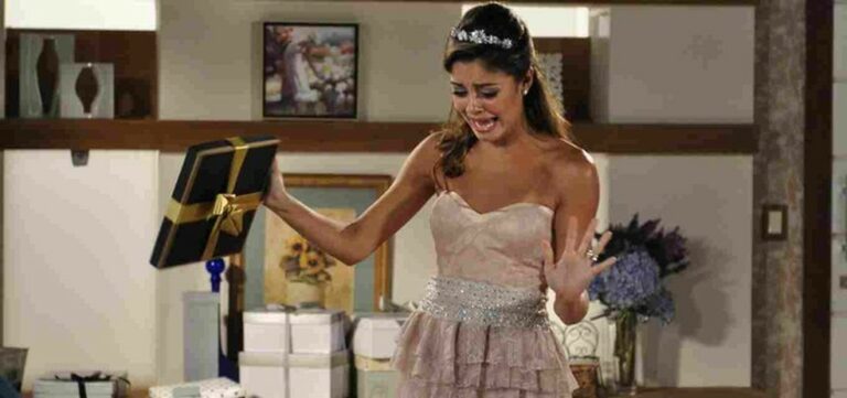 Fina Estampa: Amália se apavora com presente de casamento macabro de Tereza Cristina