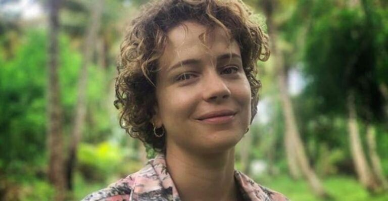 Leandra Leal faz críticas a Bolsonaro, é detonada na web e apaga postagem