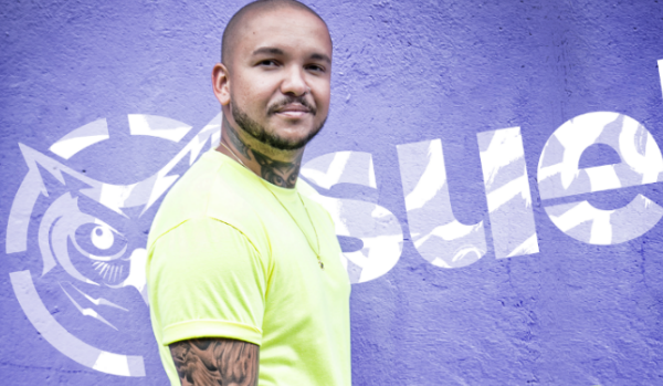 Suel faz show em comunidade do Rio e ignora pandemia