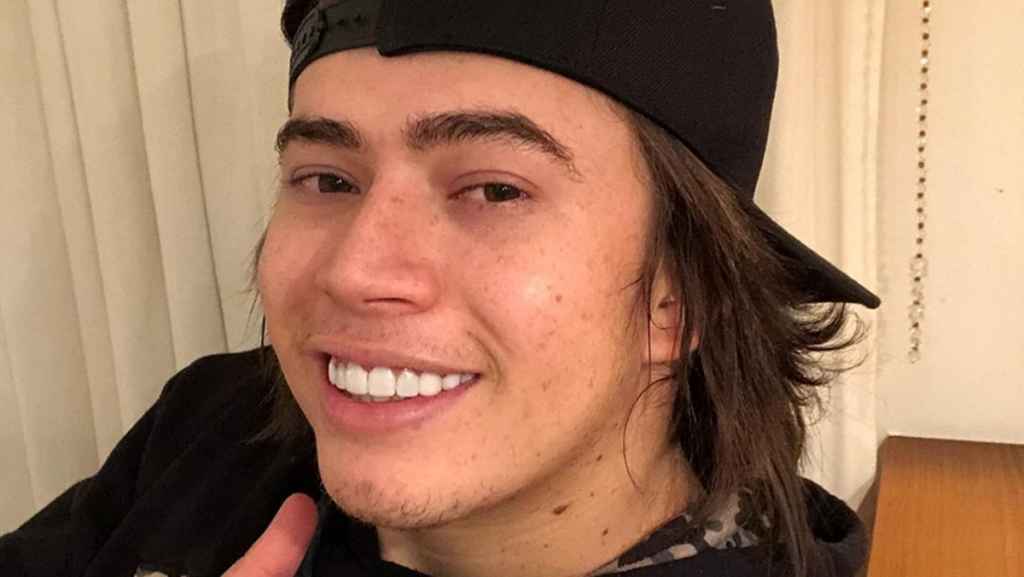 Whindersson Nunes promete chinelo e regata caso seja indicado ao Grammy
