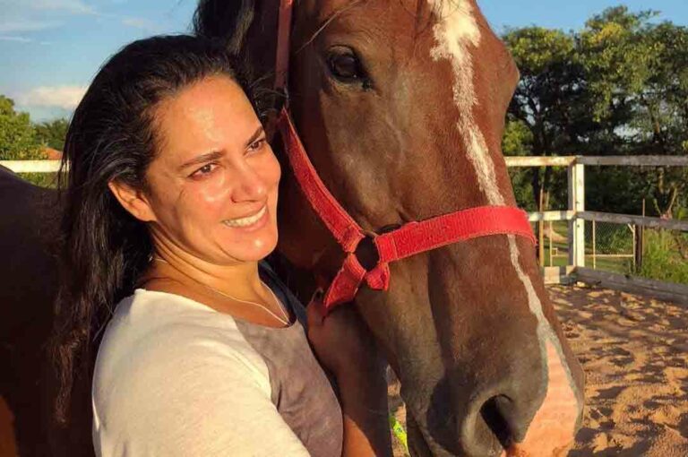 Silvia Abravanel conta detalhes sobre acidente que sofreu com cavalo