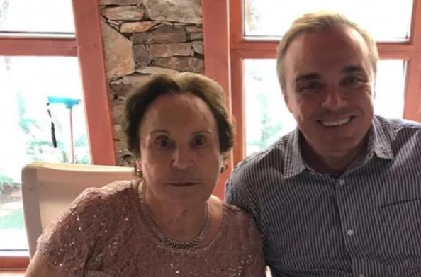Mãe de Gugu é homenageada pelo Ministro da Saúde por ter doado órgãos do filho