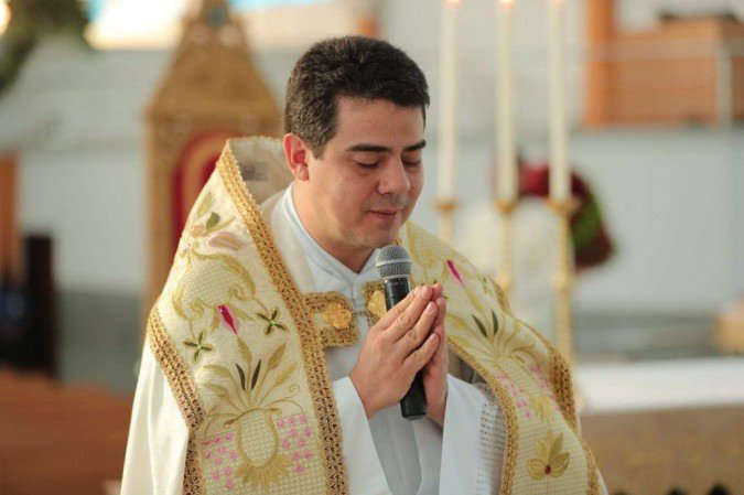 Padre Robson é inocentado por acusação de lavagem de dinheiro