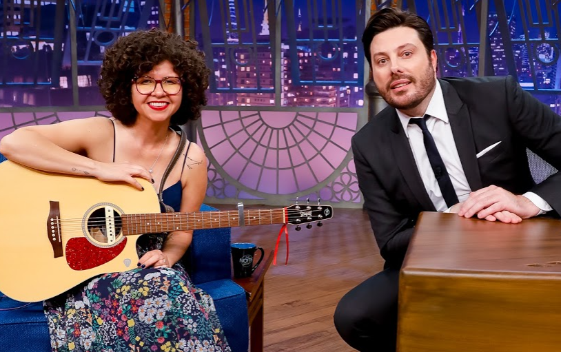 The Noite 19/10/2020 – Roberta Campos
