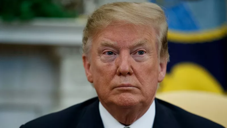 Donald Trump é internado após ter febre e ser diagnosticado com covid-19