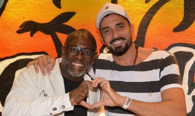 Latino grava música gospel em parceria com Kleber Lucas