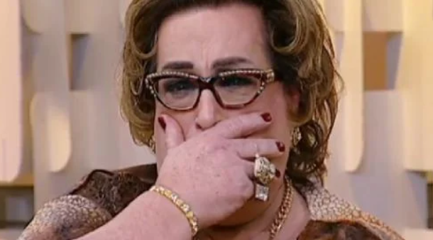 Mamma Bruschetta chora ao falar sobre demissão no SBT
