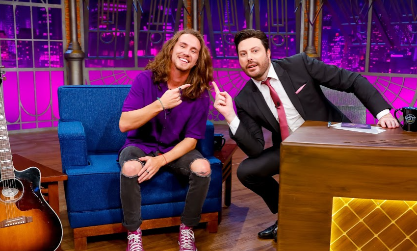 The Noite 04/11/2020 – Vitor Kley
