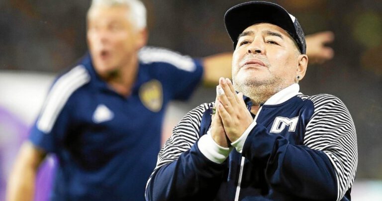 Diego Maradona morre aos 60 anos vítima de uma parada cardiorrespiratória
