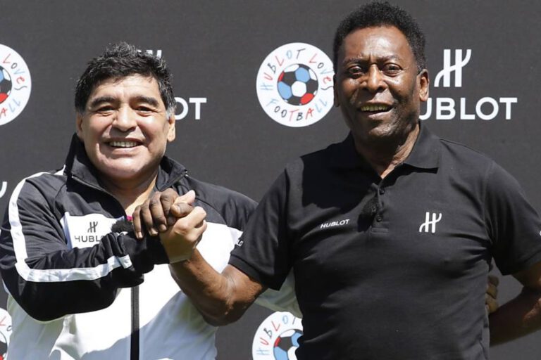 Pelé lamenta morte de Maradona: “Um dia, vamos jogar bola juntos no céu”