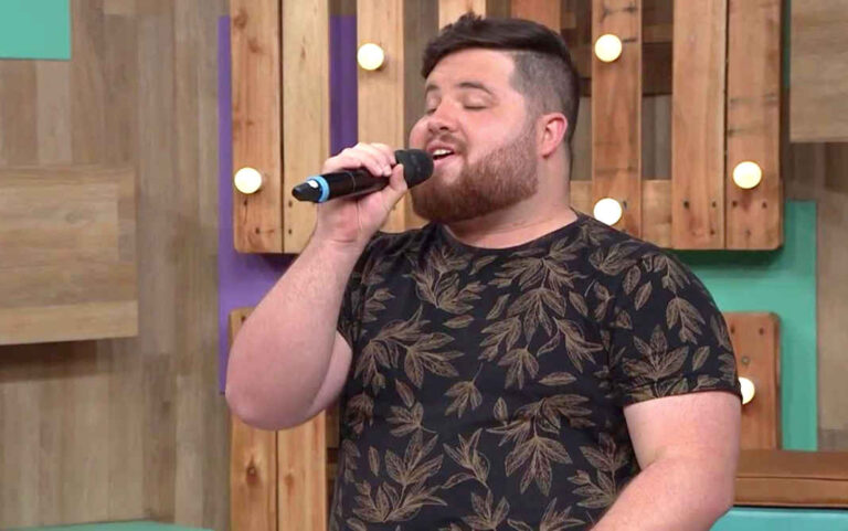 Morre Esdras Gondim, cantor gospel de 23 anos, vítima da Covid-19