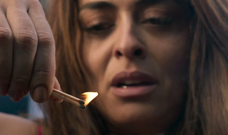 A Força do Querer: Bibi surta e decide fazer ‘churrasco’ de Carine; entenda