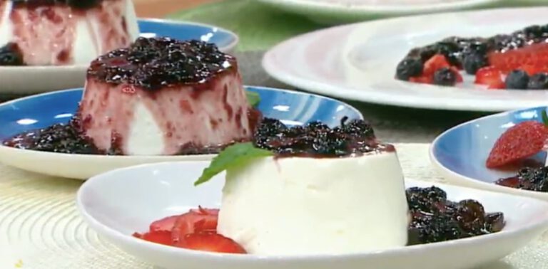 Receita de Nuvem de Panna Cotta com Calda de Frutas Vermelhas do Melhor da Tarde, 11/03/2021