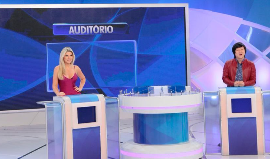 Programa Silvio Santos 04/04/2021 – Jogo das 3 Pistas, Câmeras Escondidas e mais