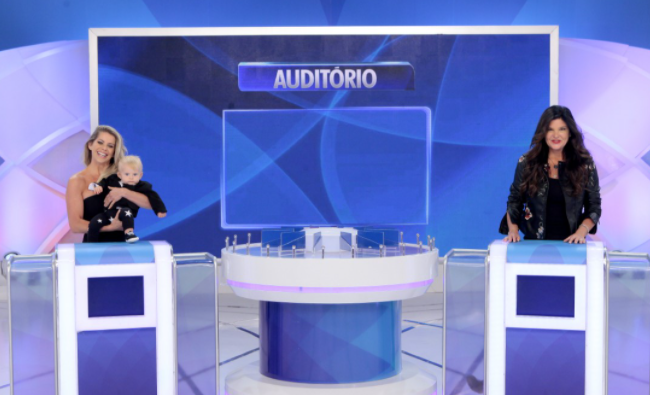 Programa Silvio Santos 18/04/2021 – Jogo das 3 Pistas, Câmeras Escondidas e mais