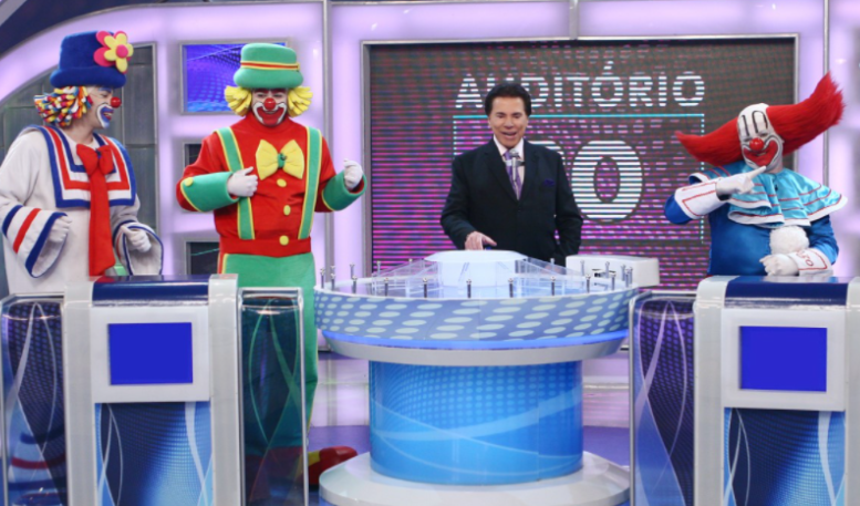 Programa Silvio Santos 02/05/2021 – Jogo das 3 Pistas, Câmeras Escondidas e mais